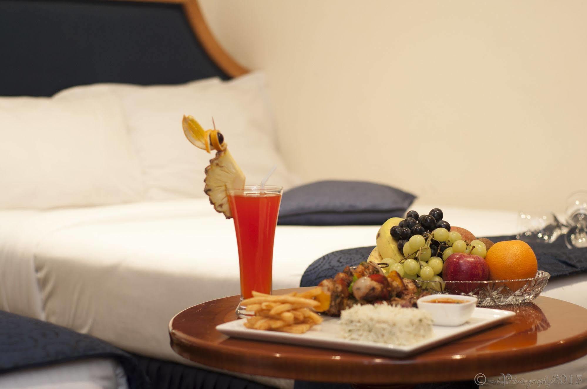 Cayam Hotel Доха Экстерьер фото